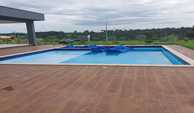 25- Piscina