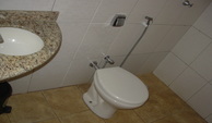 8 - Banheiro social - terreo
